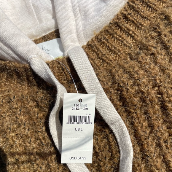 *NWT* Women's American Eagle Sweater w/ Attached Hood - Sz. L - Picture 3 of 3